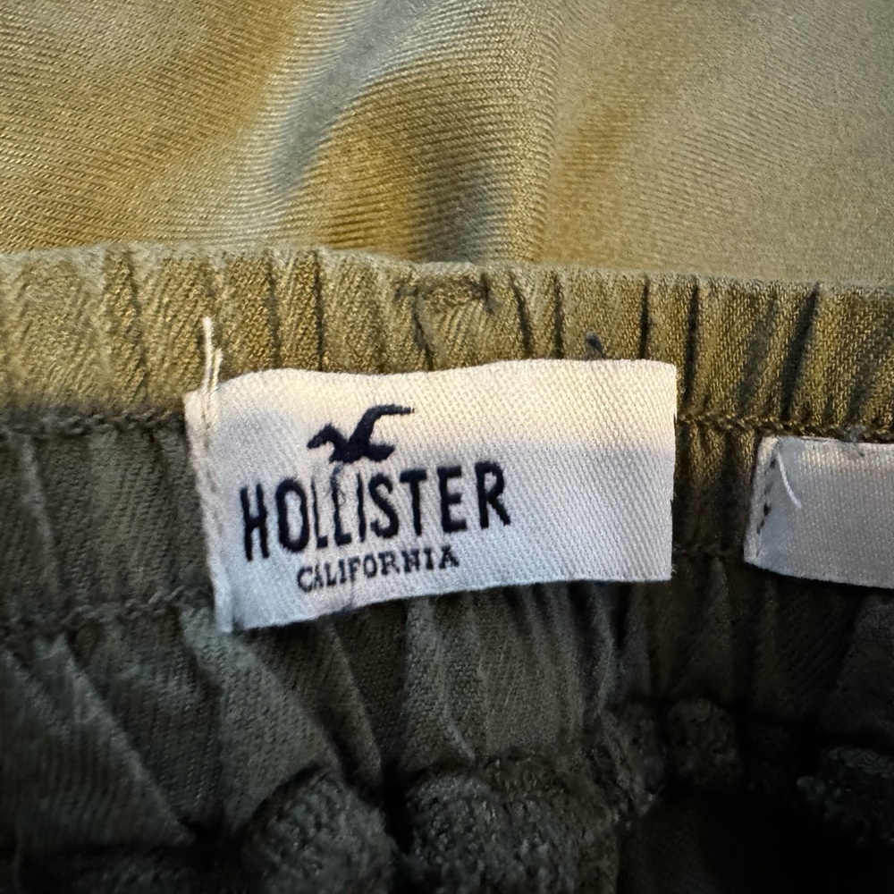 Hollister Olive Green Pants - Picture 2 of 4